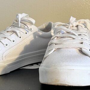 Taos White Sneakers
